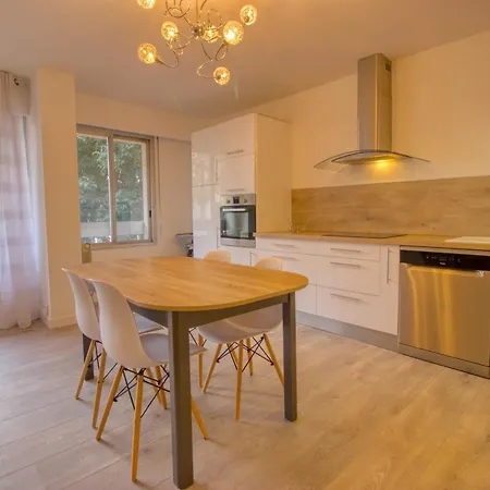 Les Pins Center - 6 People Juan-les-Pins